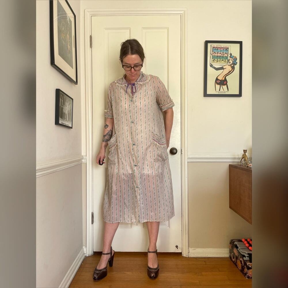 50s Vintage Sheer Short Sleeved Robe Dressing Gown.